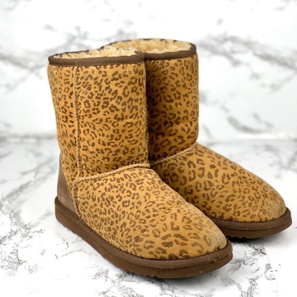 UGG Classic Short Animal Print - Picture 1 of 10